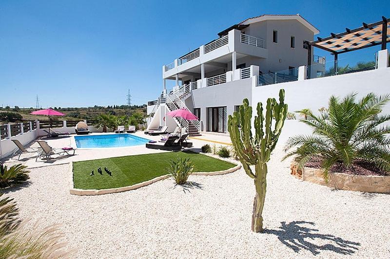 Villa Arcadia, Kallepia Пафос Экстерьер фото